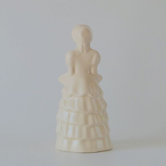 Vintage Mid-Century Haeger White Colonial Woman With Basket Planter 7.5" Tall - Picture 4 of 11